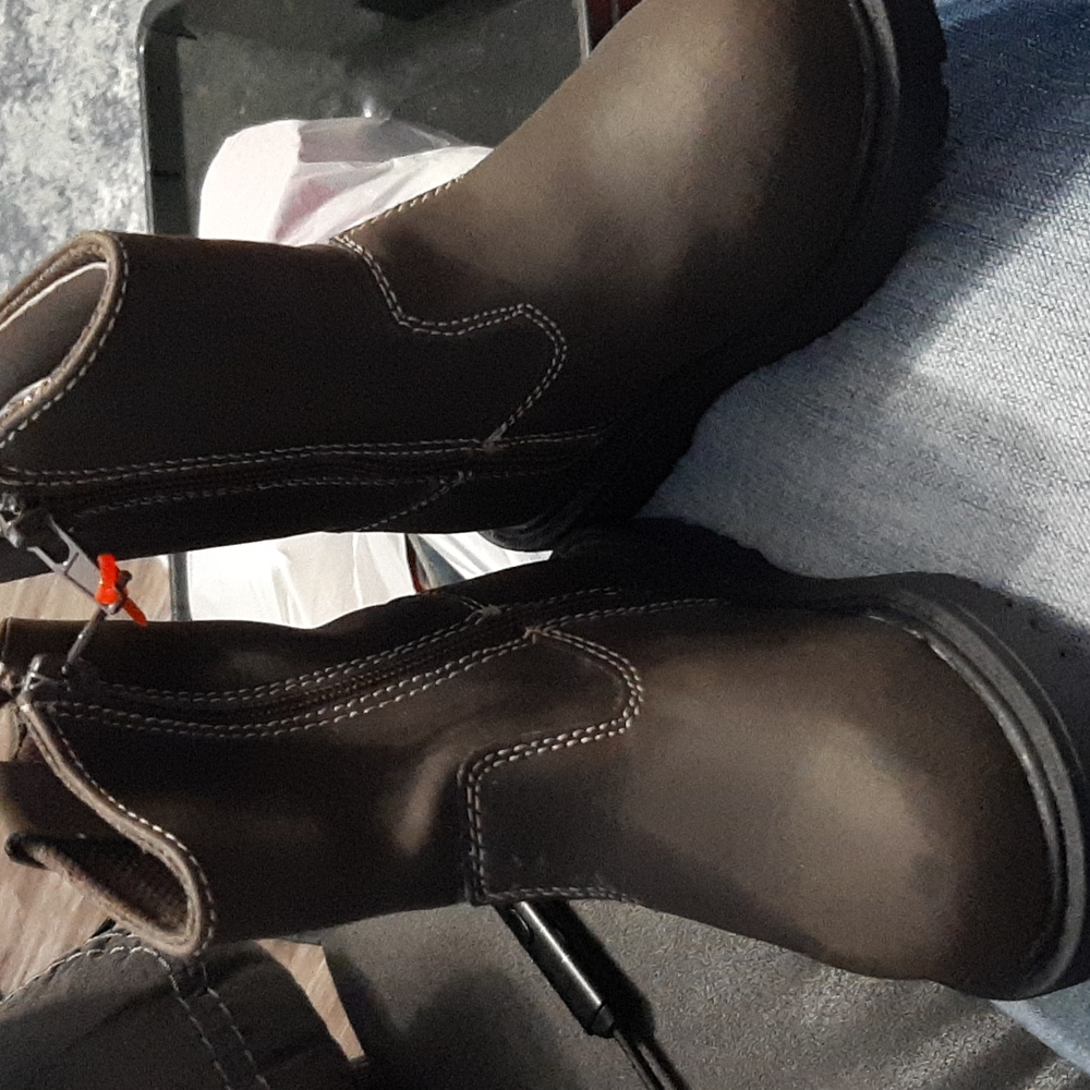 💙2/$25 or 4/$40 GBX Brown Leather Boots Size 8